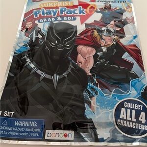 Bendon Marvel Surprise Play Pack Grab & Go - Black and Red